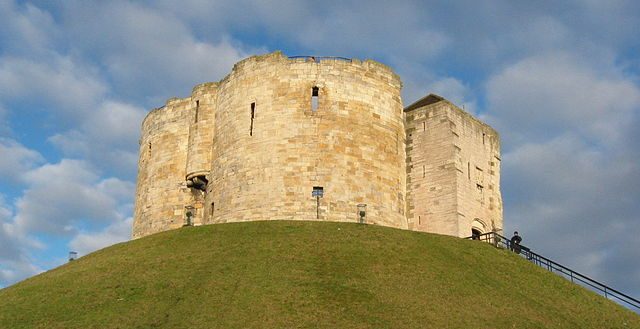 מצודת קליפורד בה התבצרו היהודים