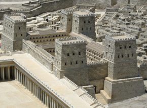 Titus reconquers Jerusalem’s Antonia Fortress