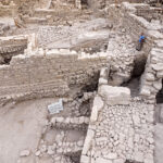 Cast a Giant Shadow – Akra Fortress