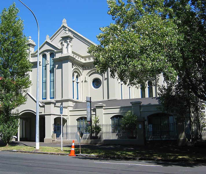 בית הכנסת הישן באוקלנד, ניו זילנד, נוסד בשנת 1885 וכיום הוא חלק מאוניברסיטת אוקלנד.