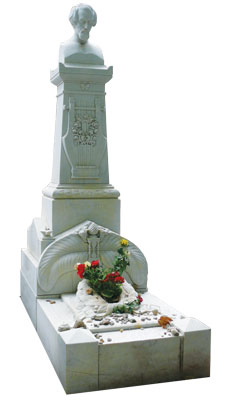 זהות חצויה גם בקבר. מצבת קברו של היינה - בעלת המראה המאוד לא יהודי - שעליה אבנים קטנות שהניחו פוקדי הקבר היהודים. קברו של היינה נמצא בבית הקברות המפורסם של מונמארטר שבפריז, והמצבה שעליו הונחה ב-1901