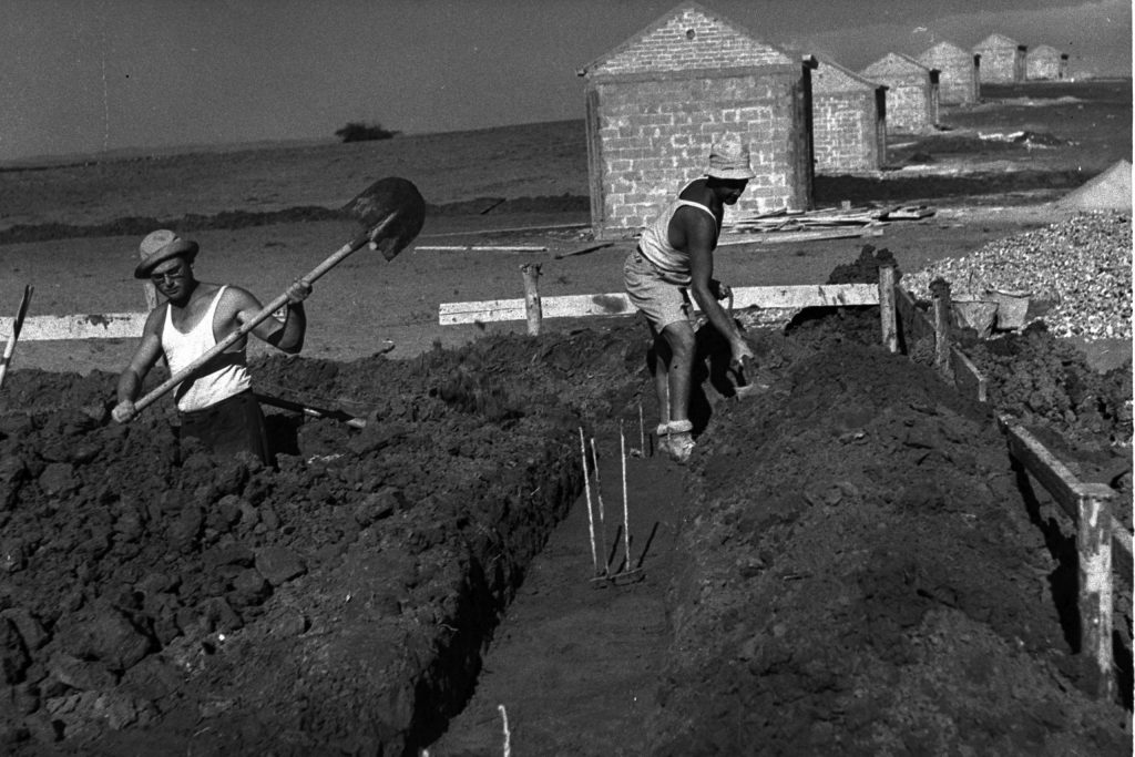 חיילים משוחררים שעלו לארץ ישראל הקימו על שמו מושב. הקמת כפר מונש, 1946