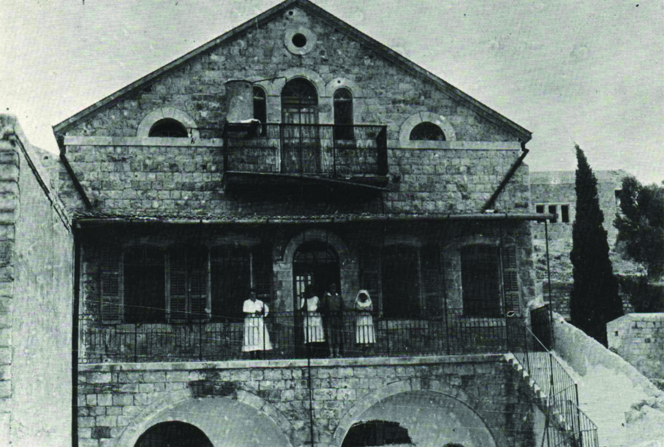 עסקני העדות השונות גילו כי הקמת בתי חולים מסייעת לגיוס כספים. בית החולים משגב לדך בעיר העתיקה, 1915