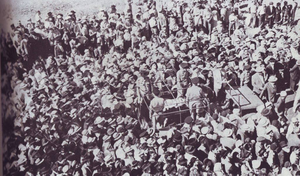 Crowds accompanying the ashes from Austrian concentration camps as Kahane brought them to Mt. Zion, June 26, 1949