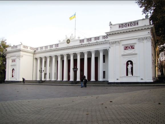 עיריית אודסה עברה ב-1899 לבניין הבורסה המפואר שנבנה בשנים 1828-1834