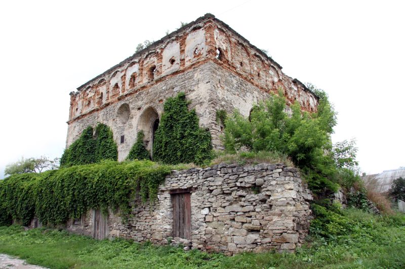 בית הכנסת בסטנוב עוצב כמבצר כדי שאפשר יהיה למצוא בו מחסה בעתות מצוקה