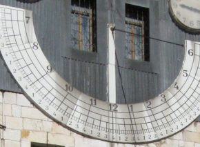 Zoharei Hama sundial, built by Moshe Shapira