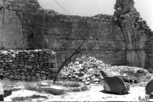 במשך 19 השנים שבהן היה הרובע היהודי בשליטה ירדנית הוא השתנה לבלי הכר. הירדנים הרסו בשיטתיות את המבנים ברובע