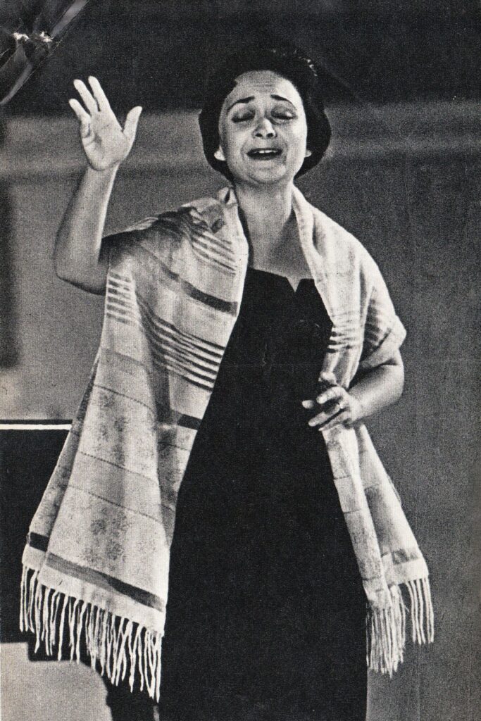 Striped scarf or prayer shawl? Lipshitz performing inYiddish in the USSR