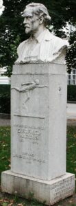 Reinstated three years after the war. Memorial to Siegfried Marcus on the grounds of the Vienna University of Technology