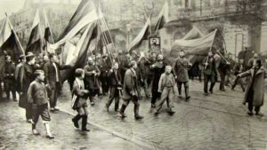 The tumult of 1905 led to violence against Jews. Ukrainian nationalists march through the streets of Odessa