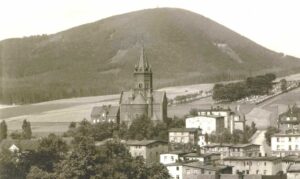 Riverside shtetl. The entire Jewish community of Biały Kamień, Greenberg’s birthplace, was deported to the ghetto of nearby Zolochiv (Yiddish: Zlotshov) in December 1942 and murdered together with the town’s Jews in April 1943. Biały Kamień, 1930s