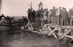 Who knew which immigration wave they were part of? Immigrants at the port in Jaffa at the turn of the 20th century | Library of Congress collection