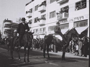 He gave his all for Tel Aviv – and insisted on his due. Meir Dizengoff riding at the head of the Tel Aviv Purim parade, 1934 | Photo: Zoltan Kluger, Israel Government Press Office