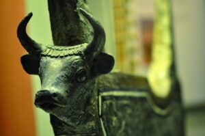Bull headed silver lyre from the royal cemetery of Ur, Iraq, circa 2500 BCE | Photo: Osama Shukir Muhammed Amin