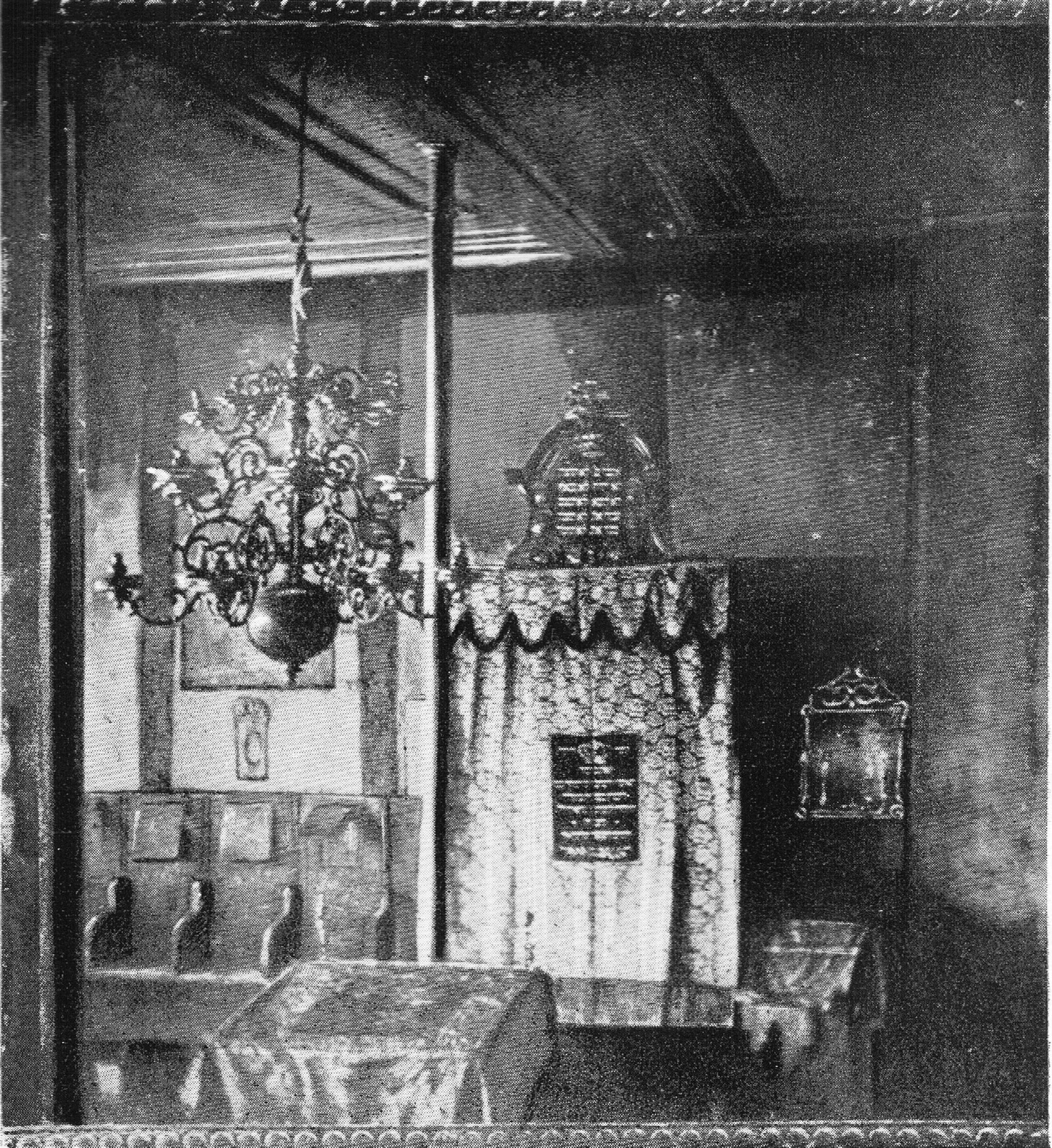 Eisik Leib Yosowitz studied at Hungary’s most elite Talmudic academies. The holy ark at Pressburg Yeshiva, from a book published in 1902